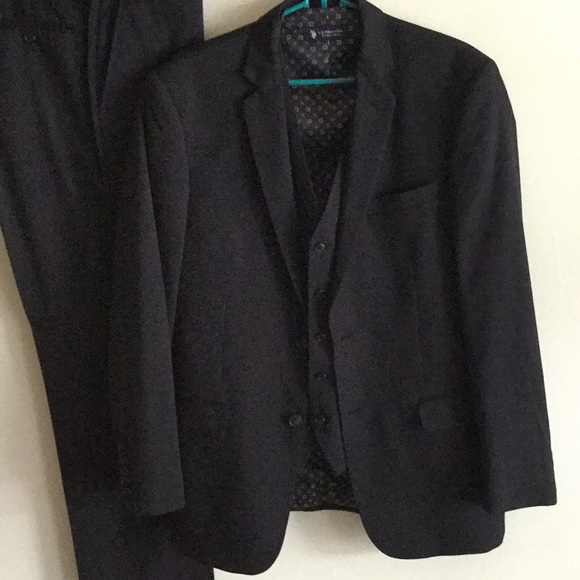 U.S. Polo Assn. 3 Piece Black Suit - Picture 2 of 12